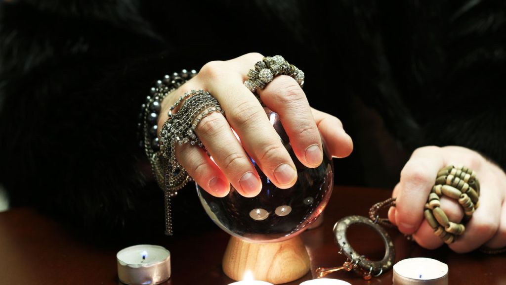 Learn How Psychics See Things with the Best Psychic in Brandon